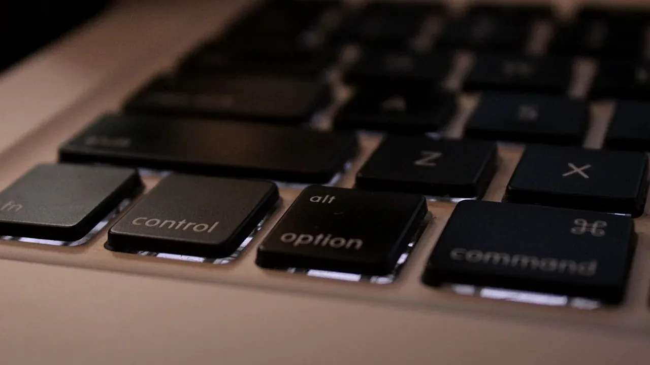 Keyboard hotkeys used for APM and League of Legends mechanics practice