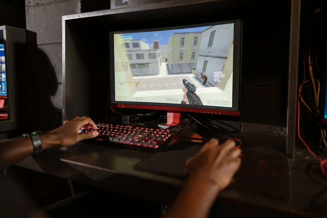 Gaming mouse and keyboard setup for comparing desktop pointer settings and in-game input