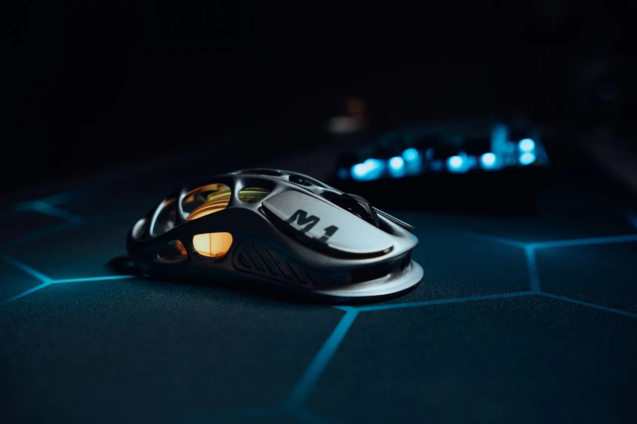 Mouse and mousepad used to keep physical travel consistent during repeated movement comparisons